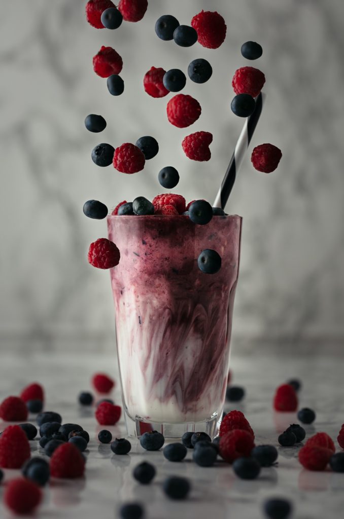 Raspberry-and-apple-smoothie-678x1024