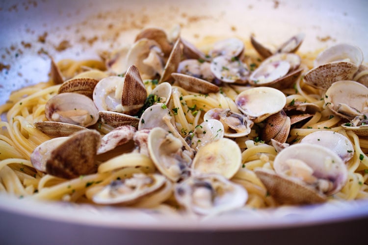 clams-pasta-min