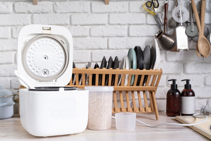electric-rice-cooker-on-wooden-counter-top-2